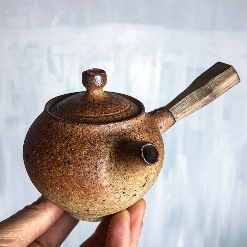 Hanka Vrbicová Kyusu mit Holzgriff braun (80 ml)