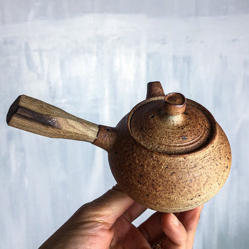 Hanka Vrbicová Kyusu mit Holzgriff braun (80 ml)