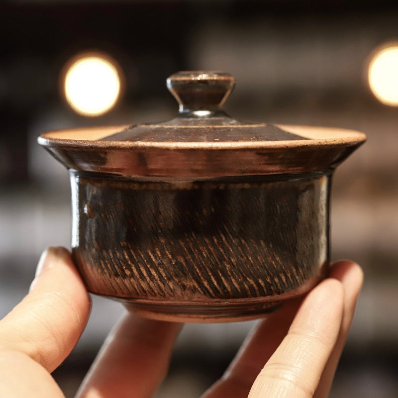 Dancak Gaiwan Bronze Spiegel